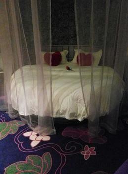 Miaozu Buyi Hotel Fenghuang Exteriör bild